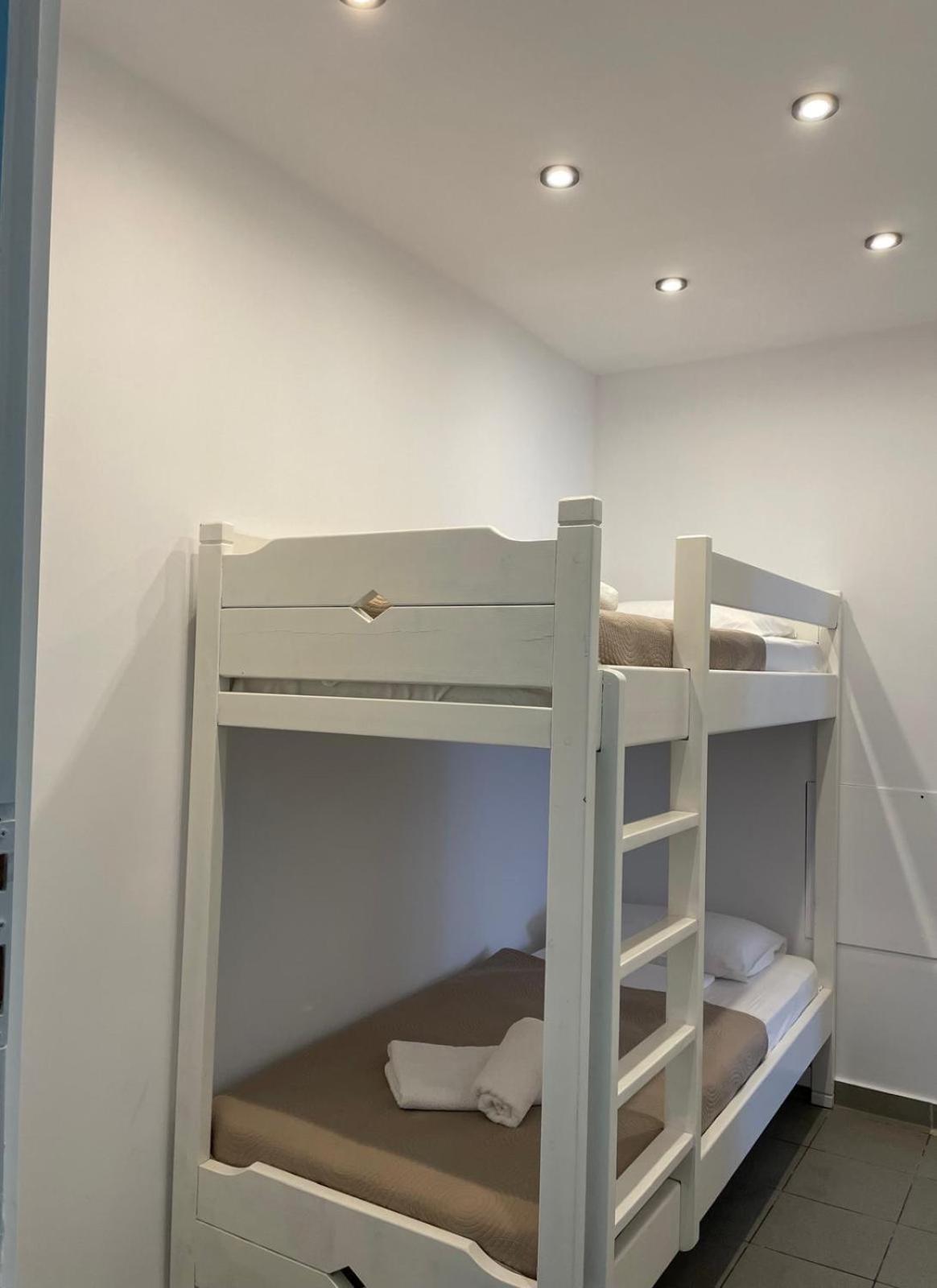 נאוס מרמרס Astri Hotel מראה חיצוני תמונה